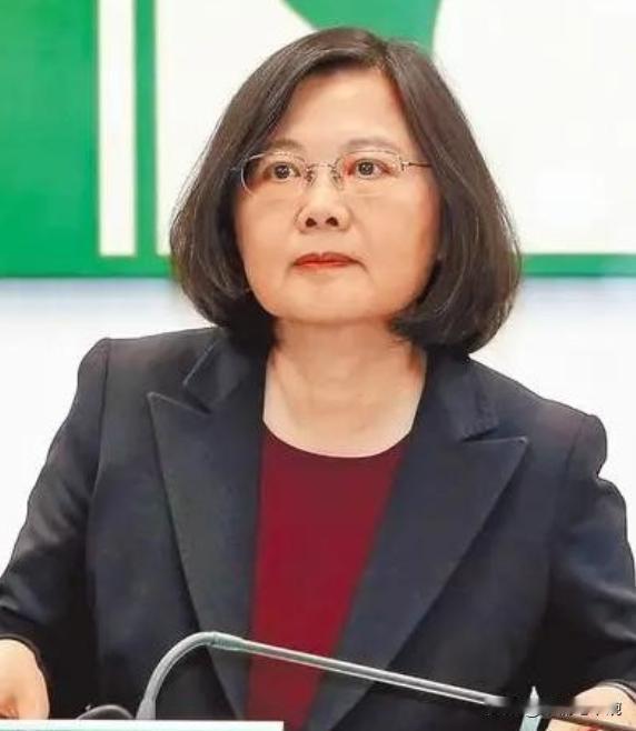 难道美国慌了？惊觉中国根本没打算“武统”。什么航母、导弹、围岛演习，全是障眼法？