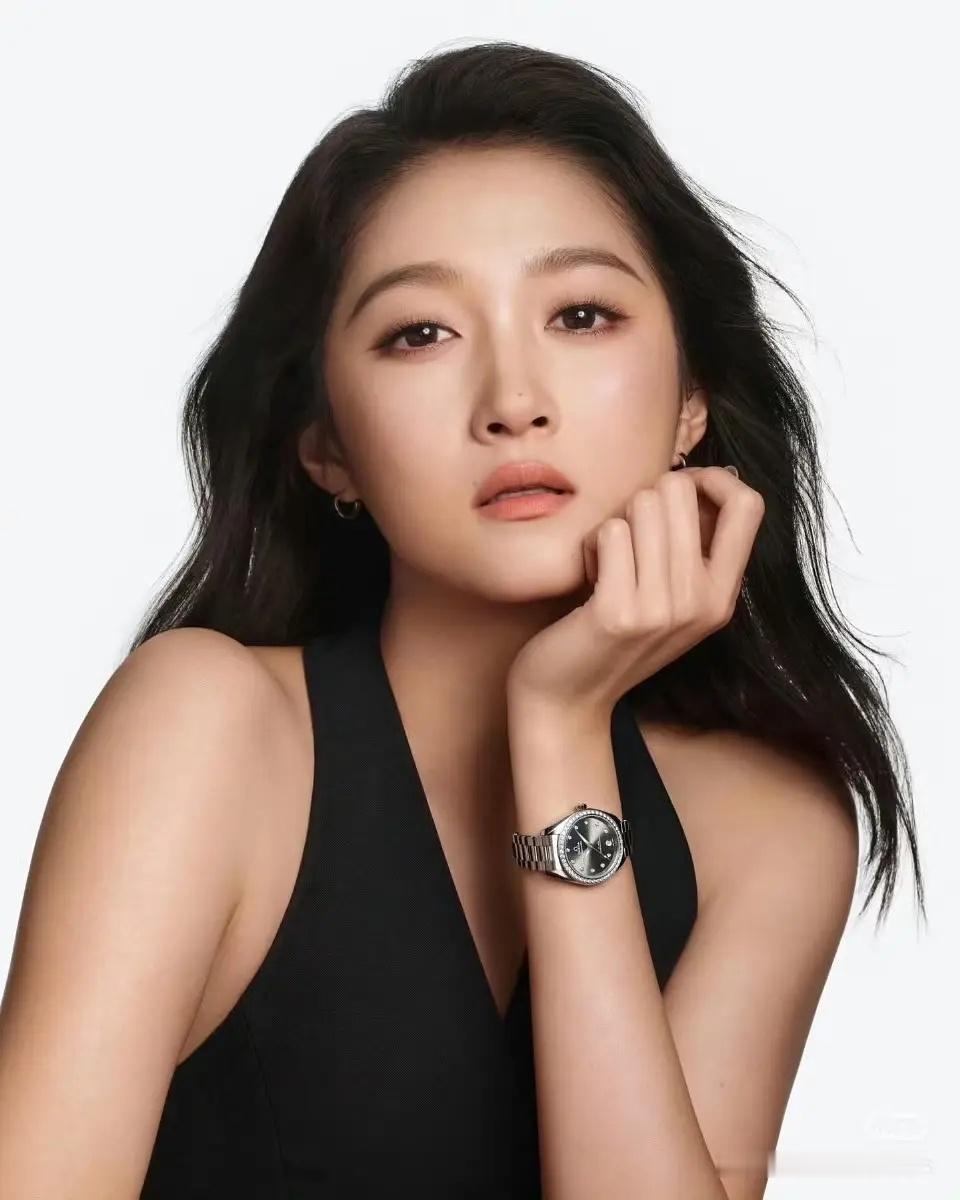 关晓彤美黑了？后知后觉 这肤色好好看啊彤姐我拥护你 打破内娱白幼瘦审美 ​​​