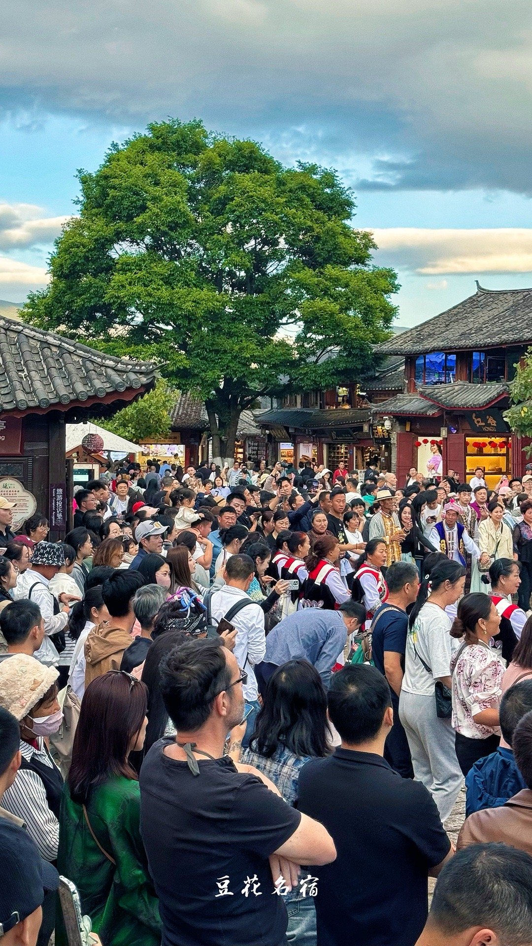 五一过后的丽江古城 游客多不多？我本人是比较少去逛古城的，除非有朋友来或是有客人