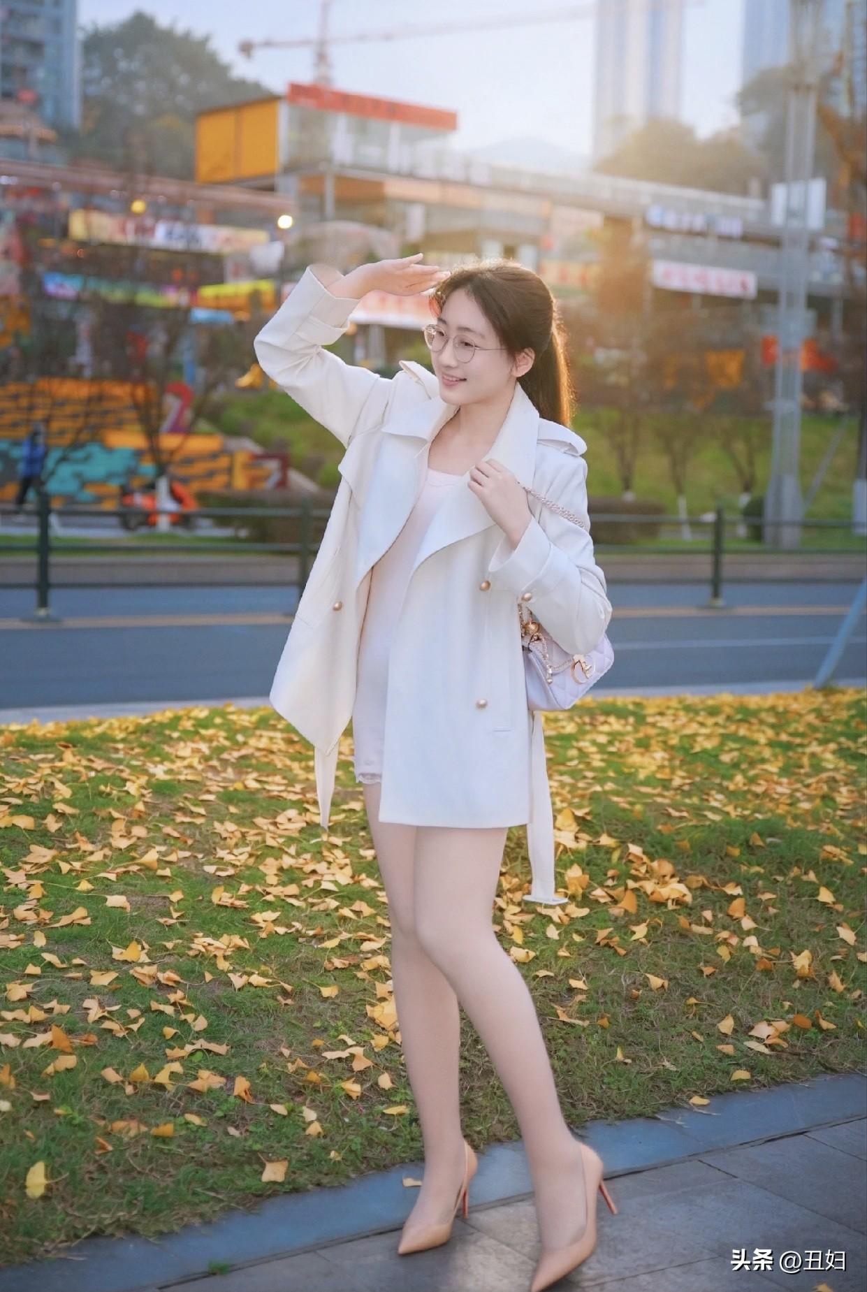秋色静好秋色静好，宛如一幅绚丽的画卷。就像醉美兴国，秋风让黄色、橘色爬上枝头，沿