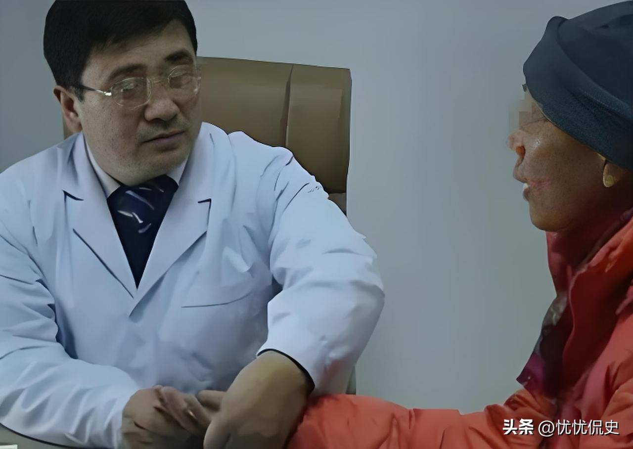 太伟大啦！湖南，一名19岁小伙在家咳血去医院检查，拍完片觉得没事就回家了，不料医