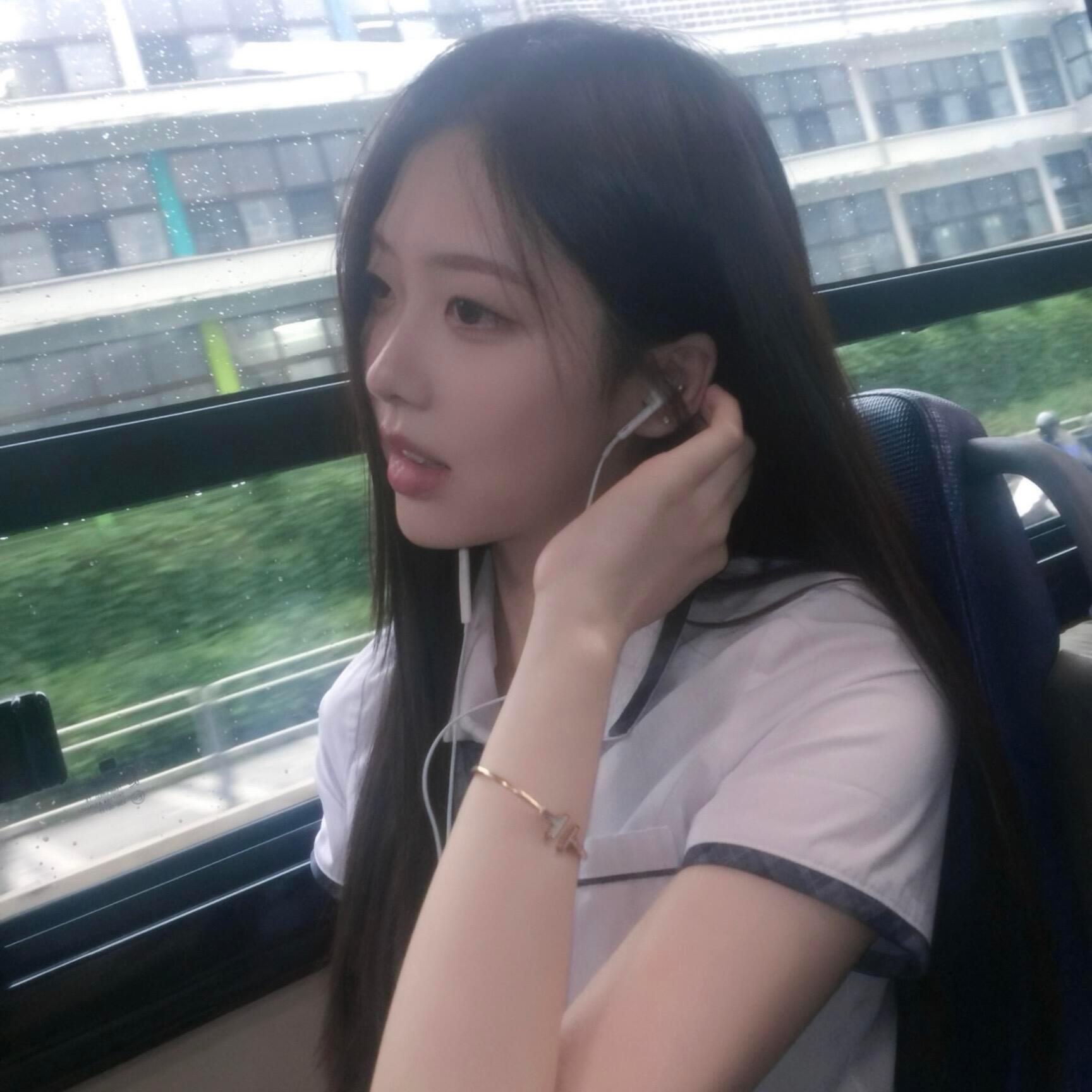 恩恩这个时期也太嫩了吧还有没有一些没见过的恩恩的照片怦然心动20岁  | 