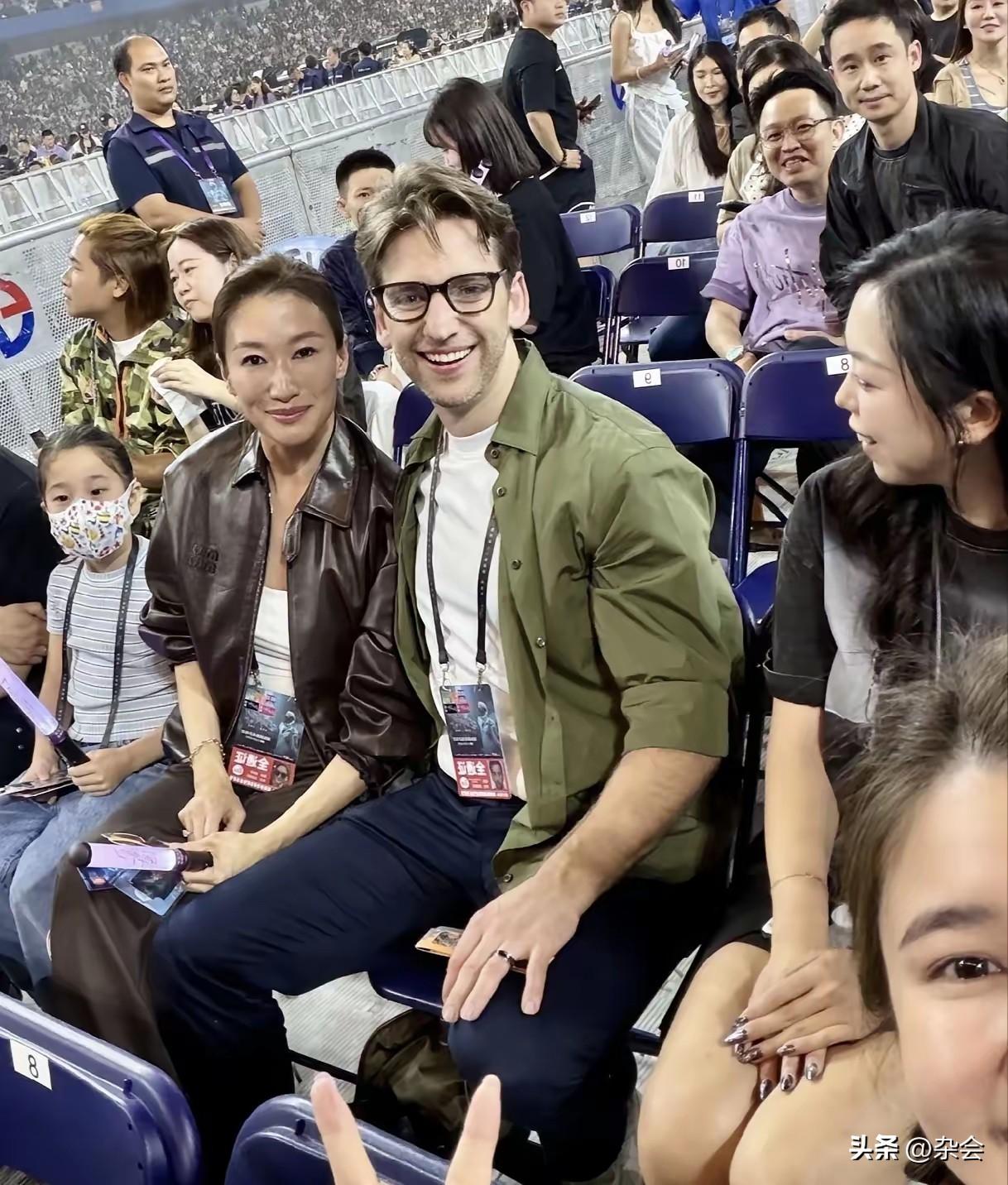 看谢霆锋演唱会，最打动我的竟然不是舞台，而是台下的谢婷婷。
作为舅舅的谢霆锋对外