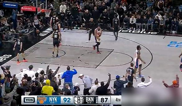 眼看对面都不得分了，主教练竟喊暂停把主力全换下！就差1分啊，这球你看懂了吗？
 