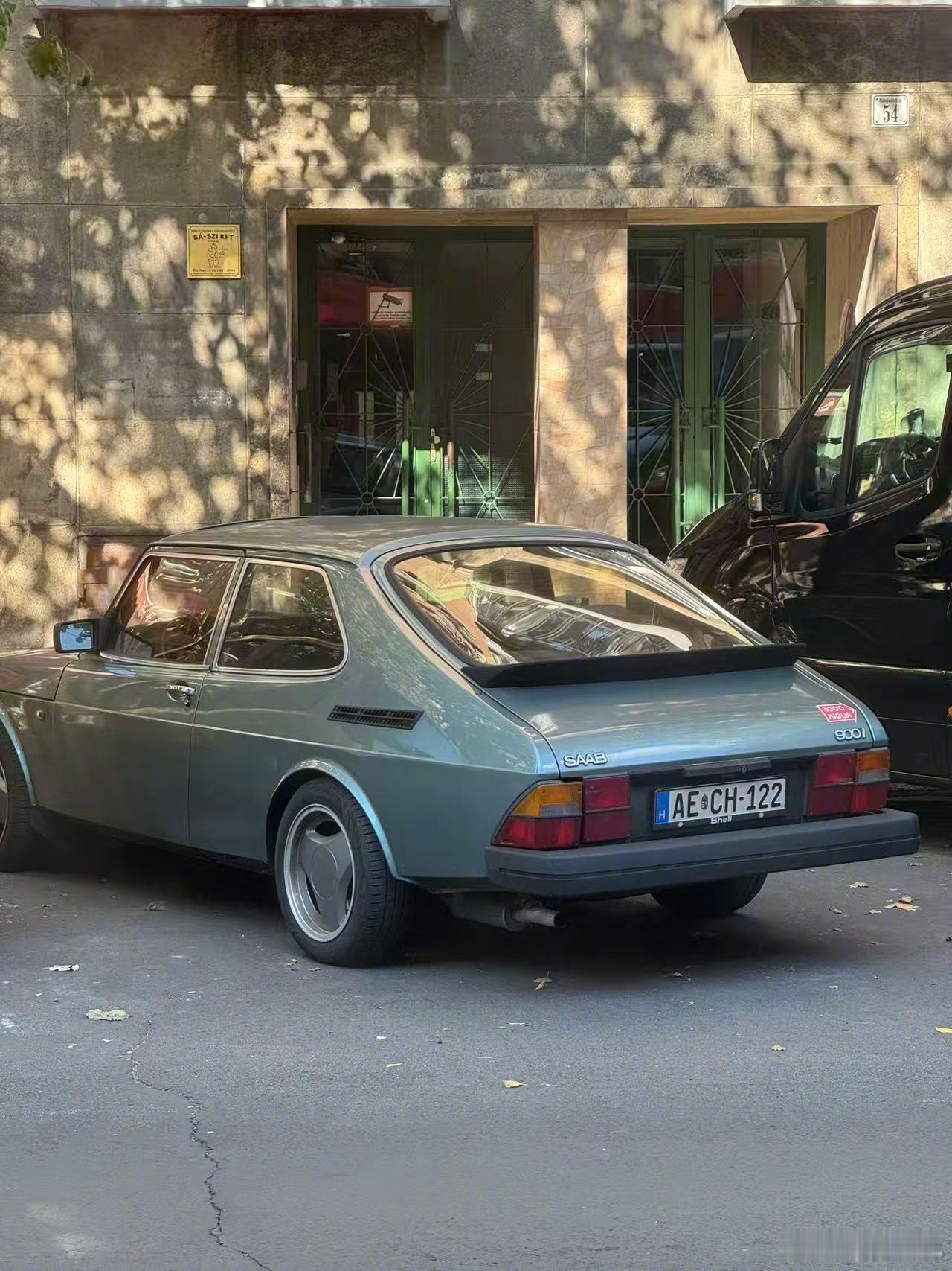 跑了一趟欧洲，发现街上大量有"年代感的车，难道欧洲人没钱换车吗？其实，并非当地人