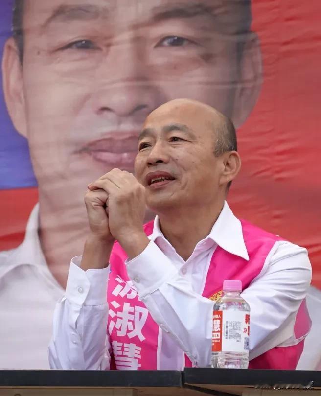 「龙头之战」关键8票落谁家？民众党拟自推人选第二轮恐投他。
蓝绿两党相争龙头，2