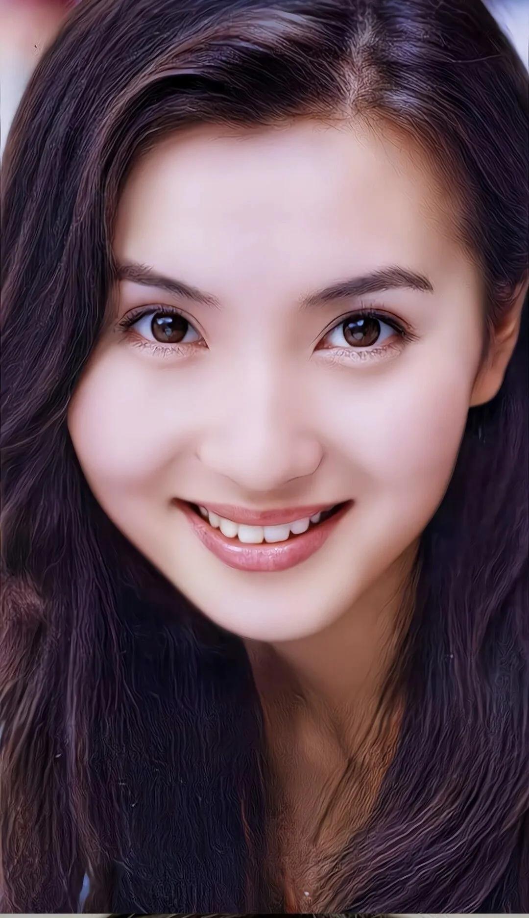 这才是真正的“万人迷”！[赞]你最喜欢哪一张。#娱乐# #明星#