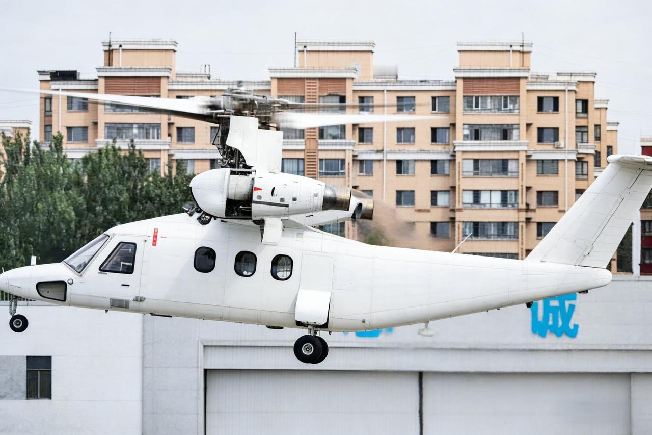 我国航空工业在2025年末表现强劲，成功完成了多款直升机的首飞、测试。其中R60