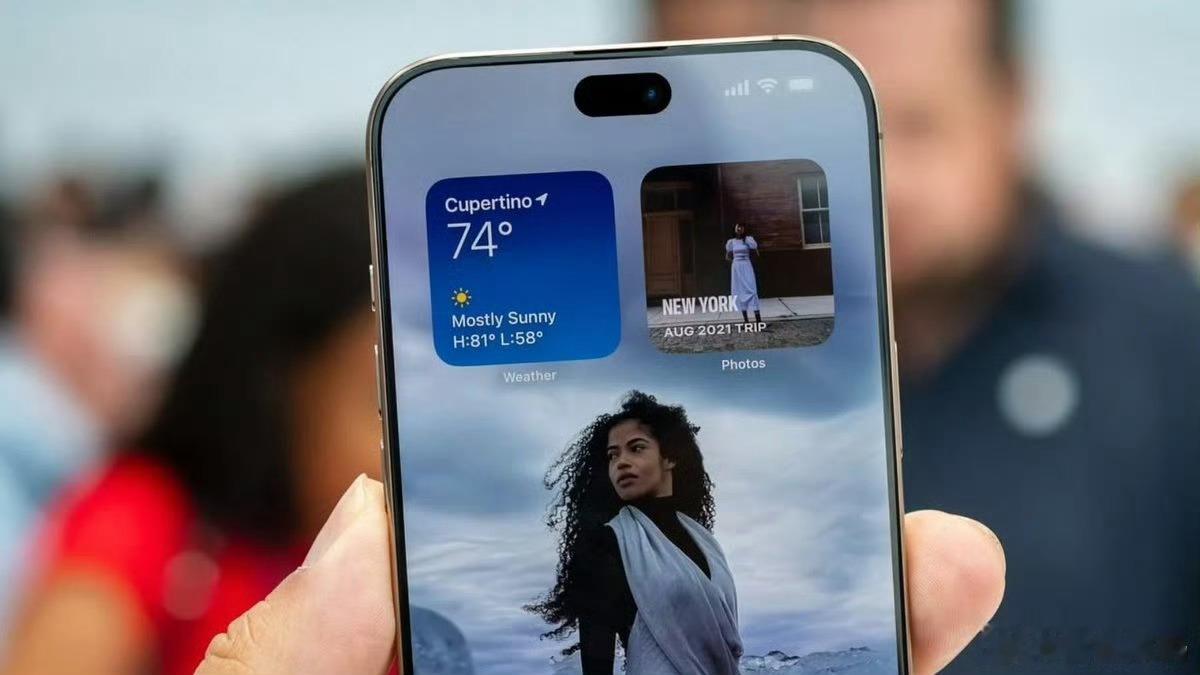 iPhone18Pro小号灵动岛灵动岛变小，这种挤牙膏式的升级，依旧挡不住苹果销