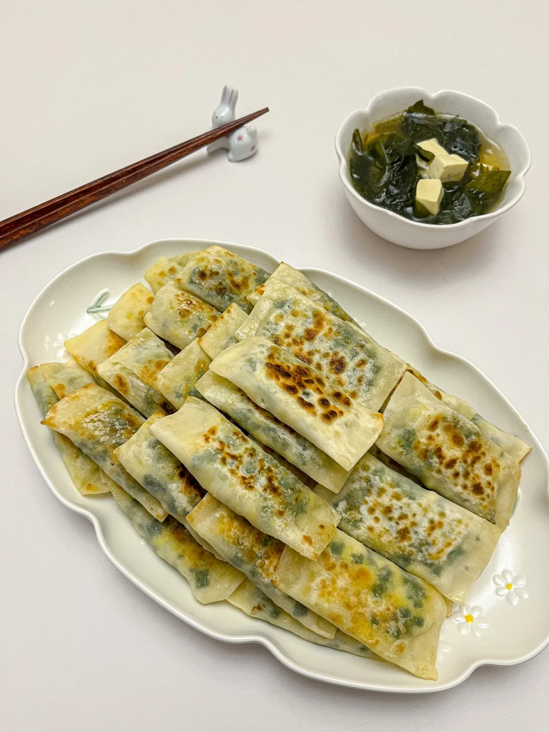 馄饨皮韭菜鸡蛋盒子 | 🥢一口惊艳，香惨了