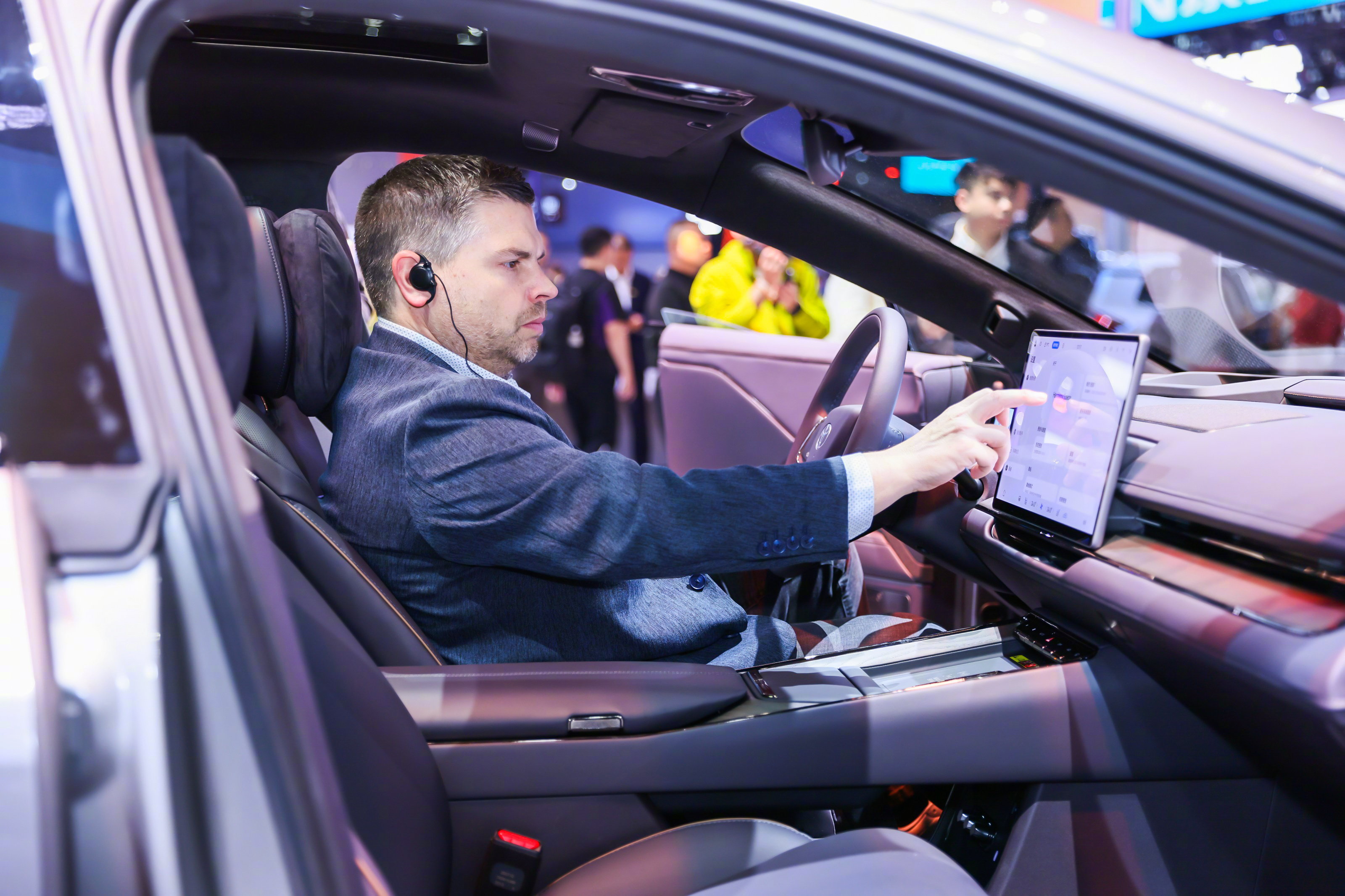 11月21日的广州车展，广汽丰田铂智7以中高级纯电旗舰之姿亮相！作为广汽丰田推出