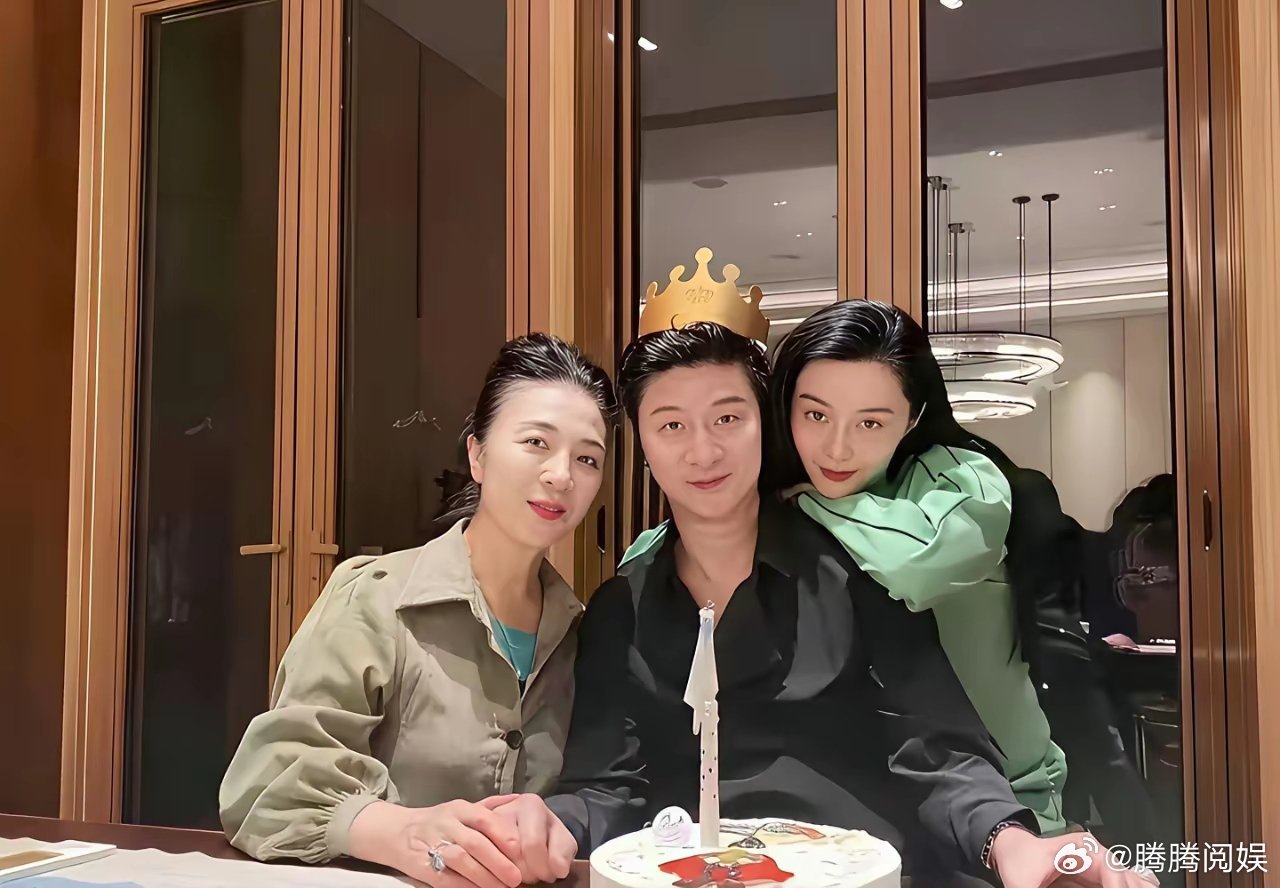 范丞丞爸爸73岁生日照，你敢说这是73，我咋觉得37呢这也太年轻了吧