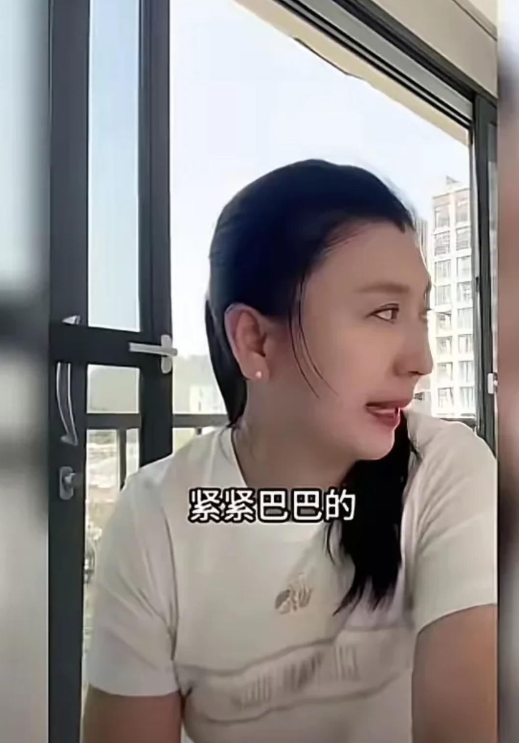 翻看了很多
终于知道为啥闫学晶家日子过得紧巴巴的了?
咱们普通人说穷是真穷，上顿