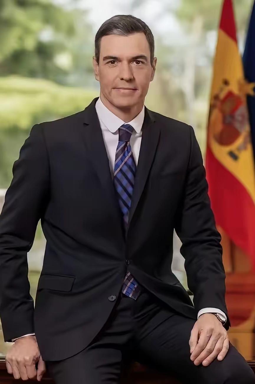 新消息！西班牙首相宣布了:
3月18日，乌克兰总统泽连斯基访问西班牙，与首相桑切