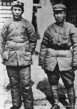 毛泽东与朱德于井冈山会师后组成著名的“朱毛”革命搭档，长期并肩指挥作战、领导革命