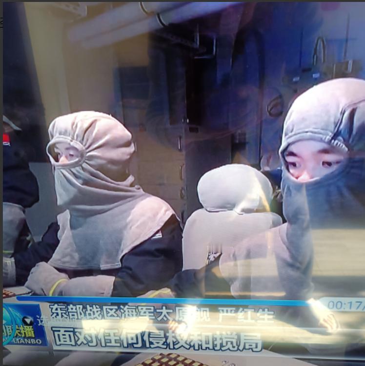 为什么正义使命-2025演习中，我海军指战员都戴上了头套？这头套起什么作用？
