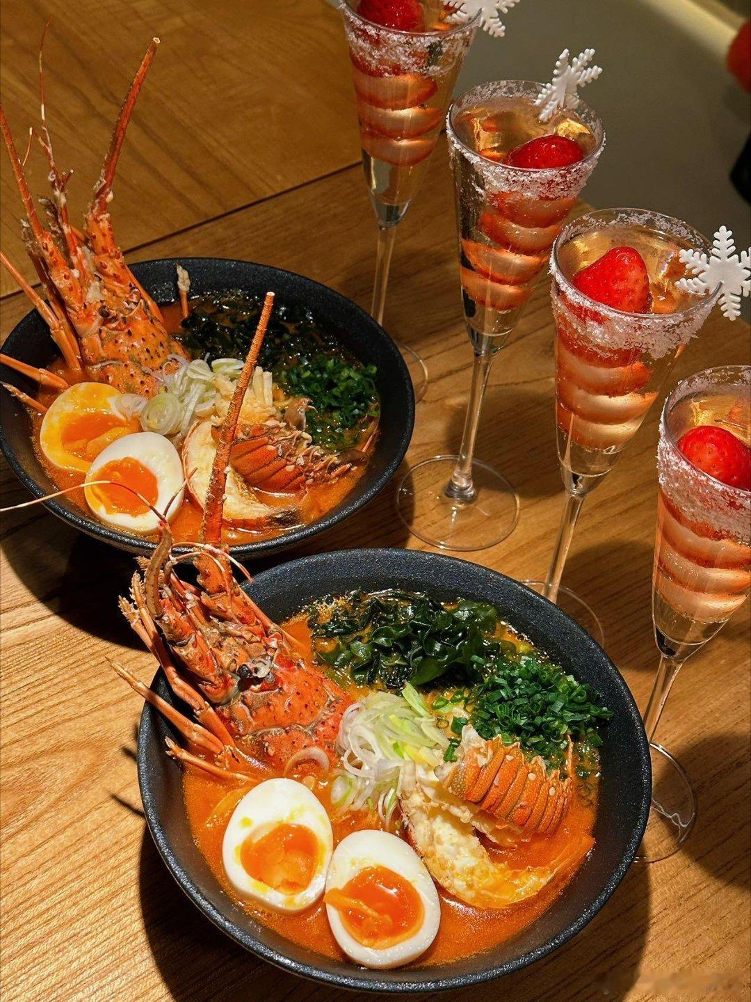 冷天就想窝在这样的店里啊！下班後Breeze暖光氤氲，和好友围坐一桌，瞬间治愈所