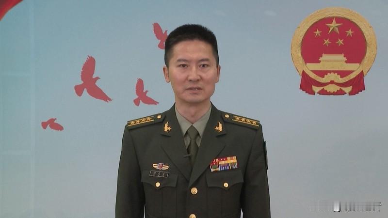 《中国人民解放军预备役人员证》的制发彰显国防建设新高度。这一重要举措标志着国防和