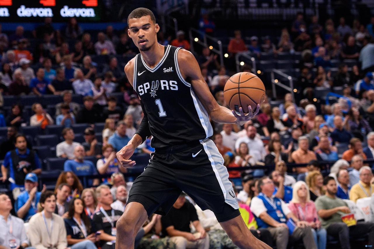 一步选错，步步都错！
 
2023年选秀，马刺拿到文班亚马，火箭只捞到4号签的阿