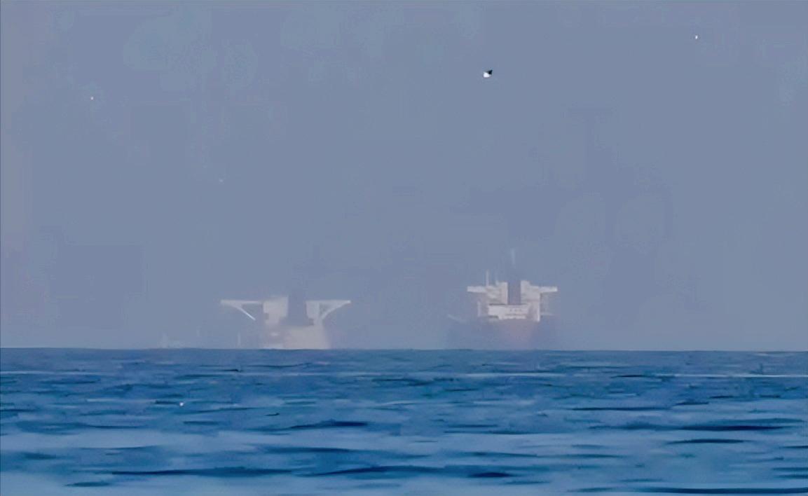 太刚了！全球最金贵的能源航道霍尔木兹海峡停摆，数百艘船困在原地动弹不得，偏偏印度