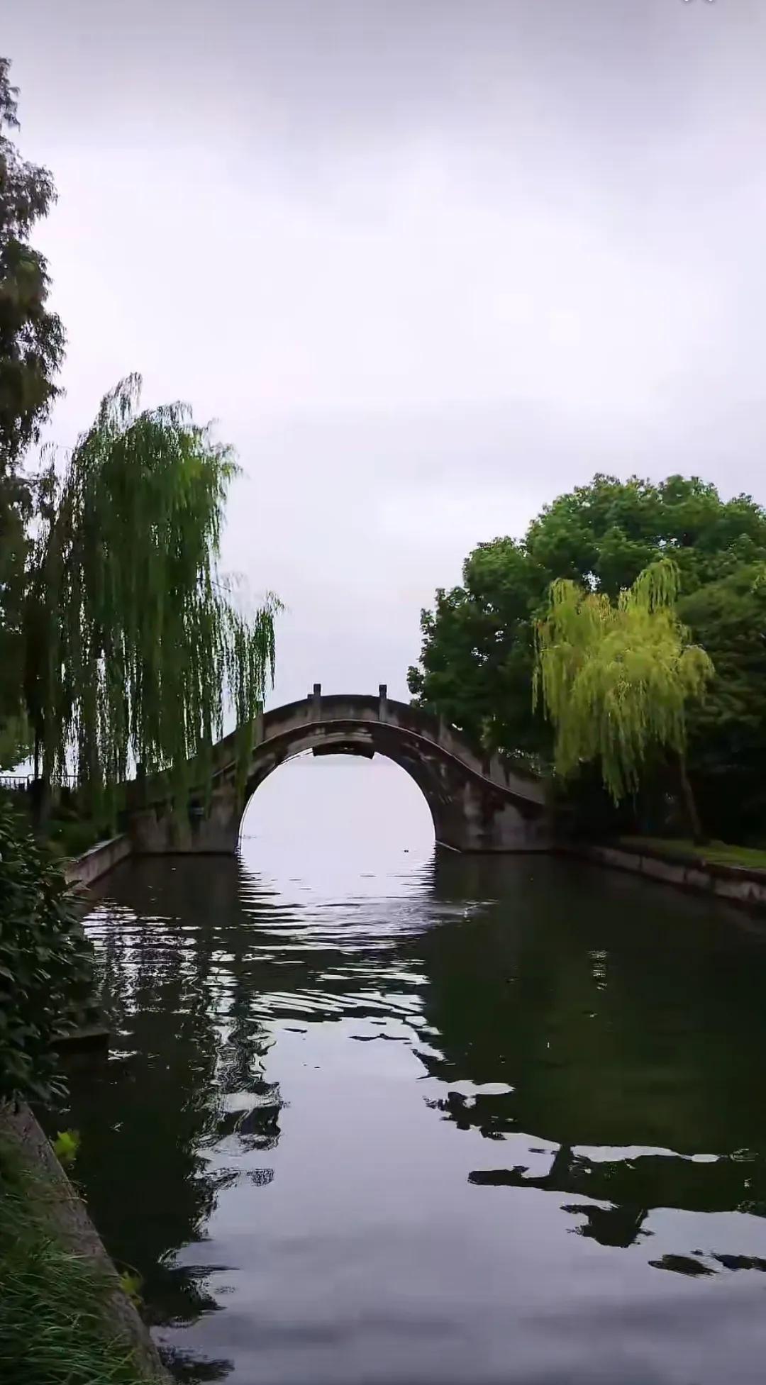 #秋日生活打卡季#开启秋季打卡模式，在秋风中追逐那一抹抹动人的色彩，为这个季节留