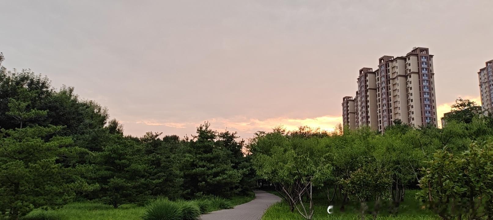 有没有那种人你怎么看他都不顺眼，一天天就是犯恶心。每次开会真心不想再去迎合这些人