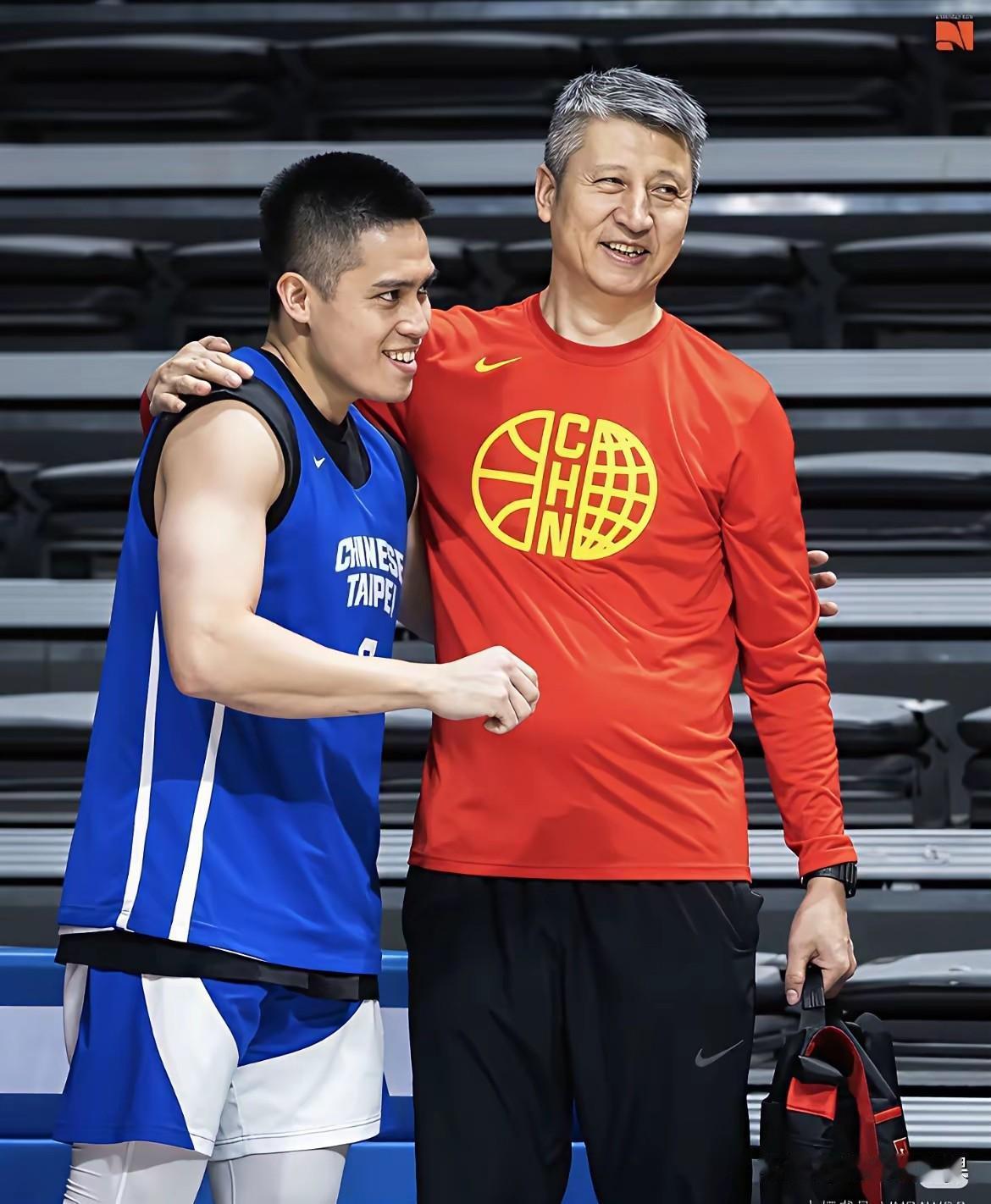 中国男篮92:74击败中华台北晋级世界杯第二轮，给全队打分如下:

1.赵继伟-