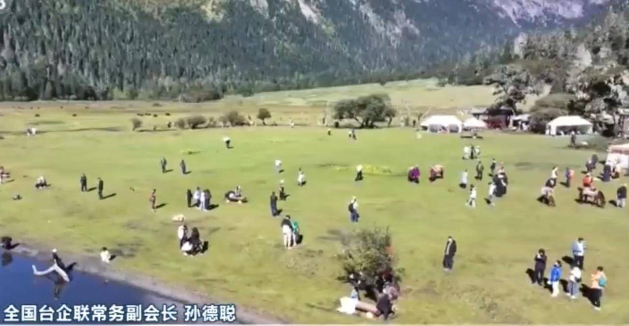 万里山河锦绣，两岸血脉相依。从长城古韵到水乡风情，从都市繁华到雪域风光，华夏大地