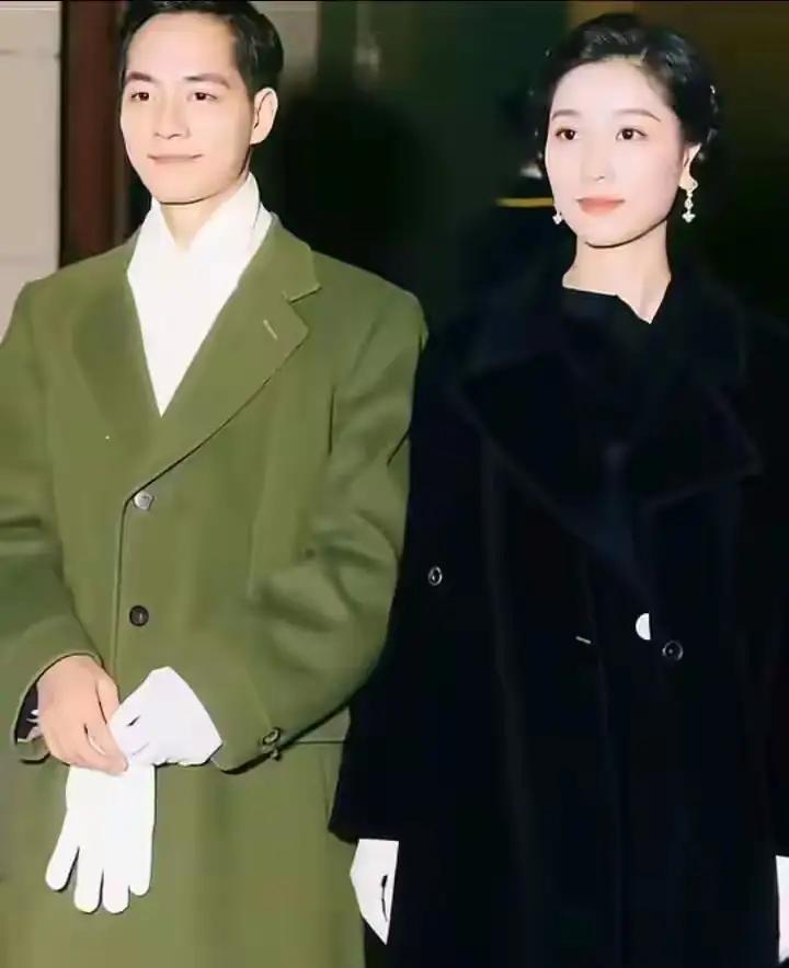 你以为诺贝尔奖得主都是不修边幅的书呆子？
李政道年轻时帅到被误认成歌星，妻子更是