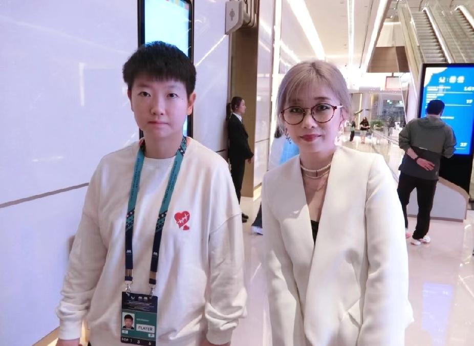 哇！这张莎莎合影我是头回见✨
 
家人们，谁懂啊！刷到莎莎这张合影直接惊了！
这