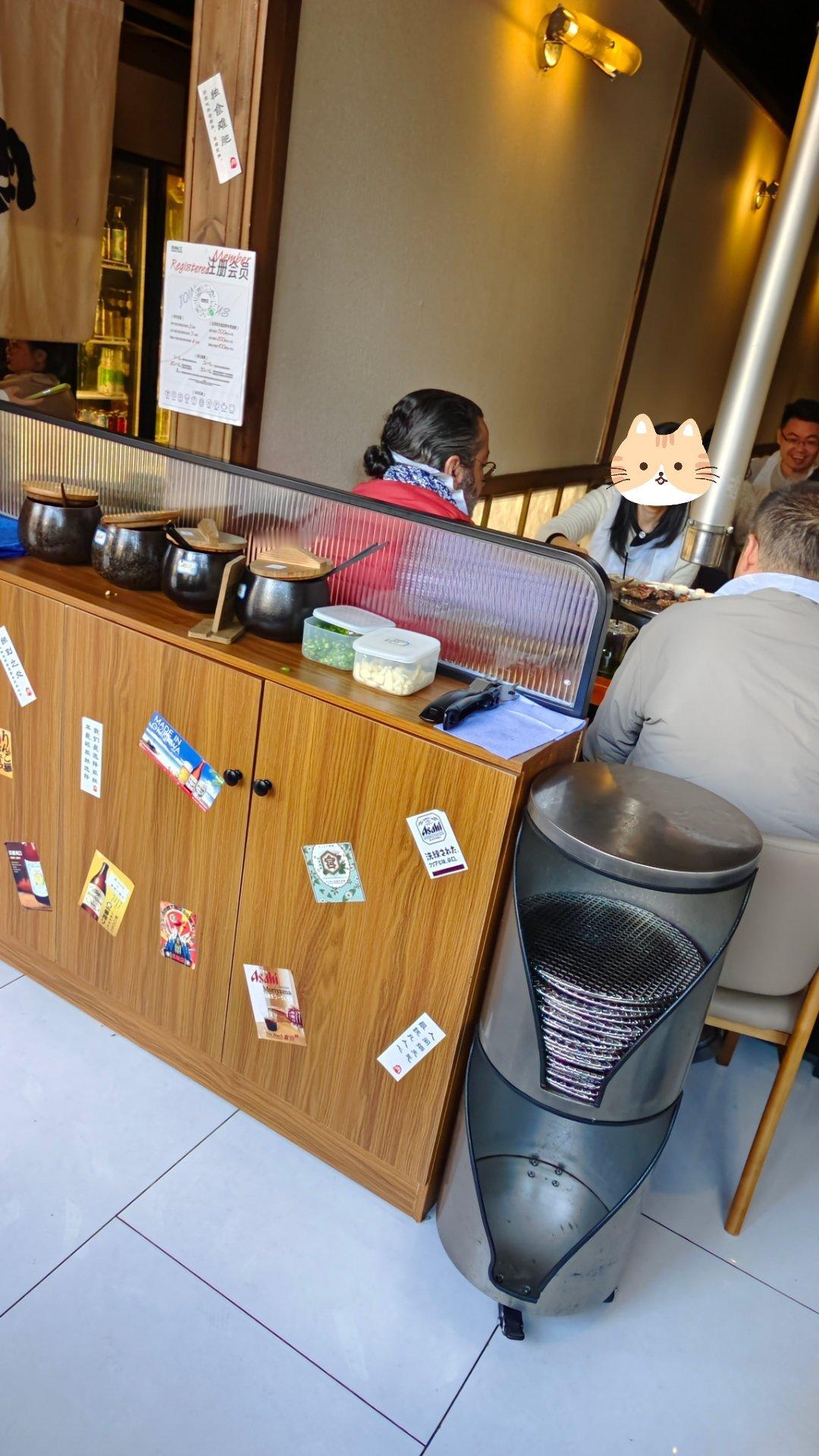 午饭时偶遇2022诺贝尔经济学奖得主 Philip Dybvig，他回成都，下一