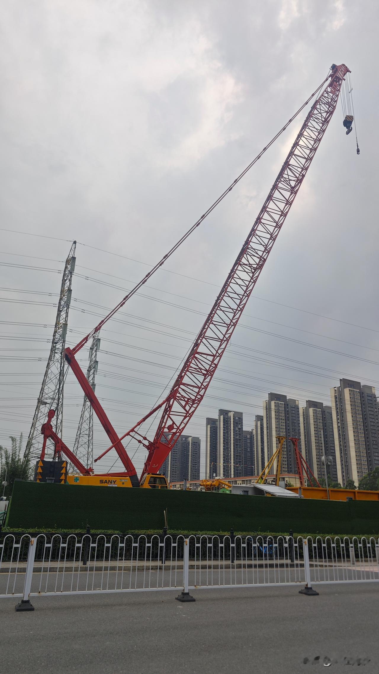 【滨海新城业主福音！旁边的高压电线塔改走隧道】最近有粉丝咨询滨海新城旁边出现了一