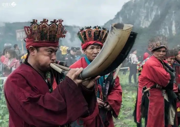 吹号，确认一下：场内留下5层，场外6层。执行！ 