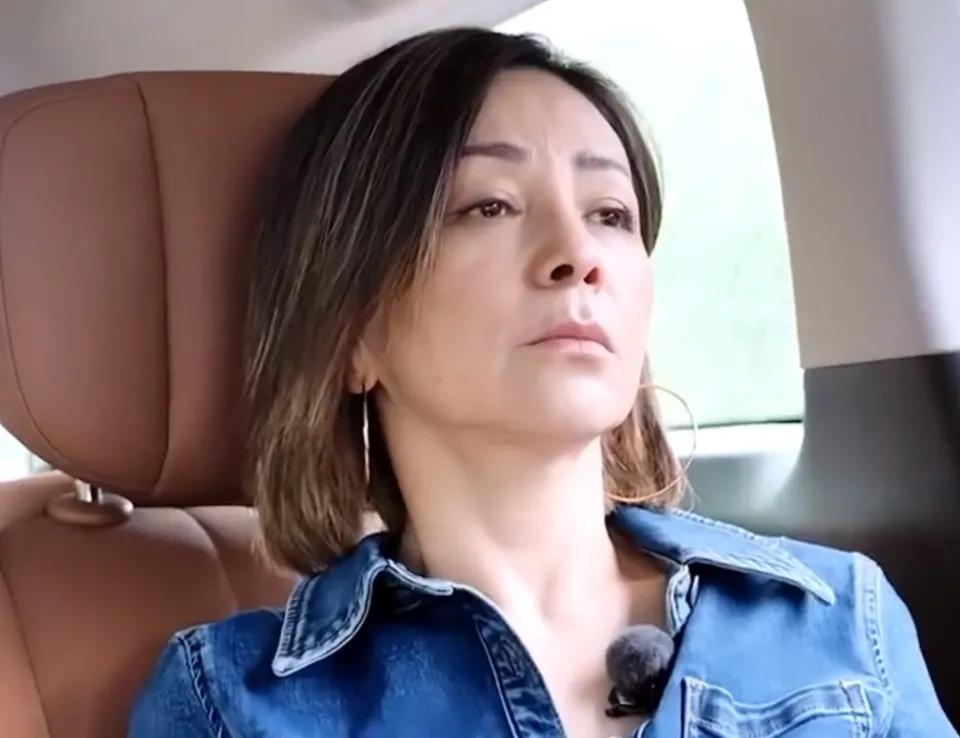 王琳宁愿在别墅里孤单痛哭，也不愿意把年迈的父母从养老院接回来。

节目里王琳回忆