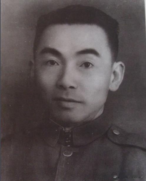 叶佩高:中国远征军首位强渡怨江的猛将
叶佩高，1903年生于文昌县铺前镇高峰村。