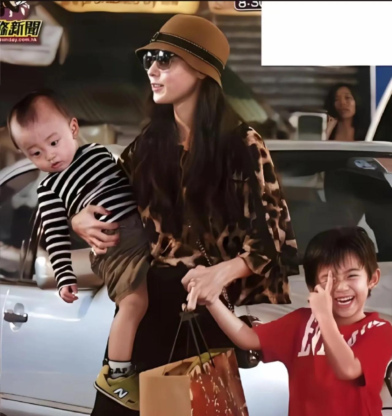 时过境迁，才发现张柏芝才是内娱顶级大女主。
找个帅的基因生儿子，记住，自己生自己