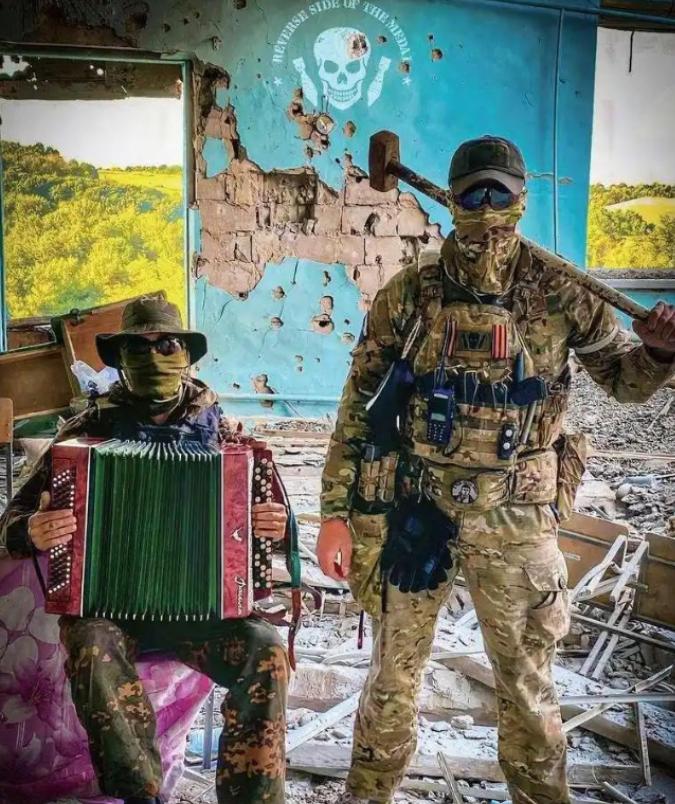 [浮云]为什么俄罗斯放着正规军不用，却大量使用雇佣兵？

刷到俄乌战场的新闻，不