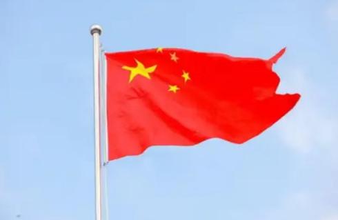 现在咱们要面对的最大问题，不是台湾问题，不是中日冲突，更不是中美冲突，而是咱们手