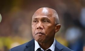 法甲收官战，巴黎FC 2-1击败巴黎圣日耳曼，揭示战术与心理博弈的决定性。孔博雷