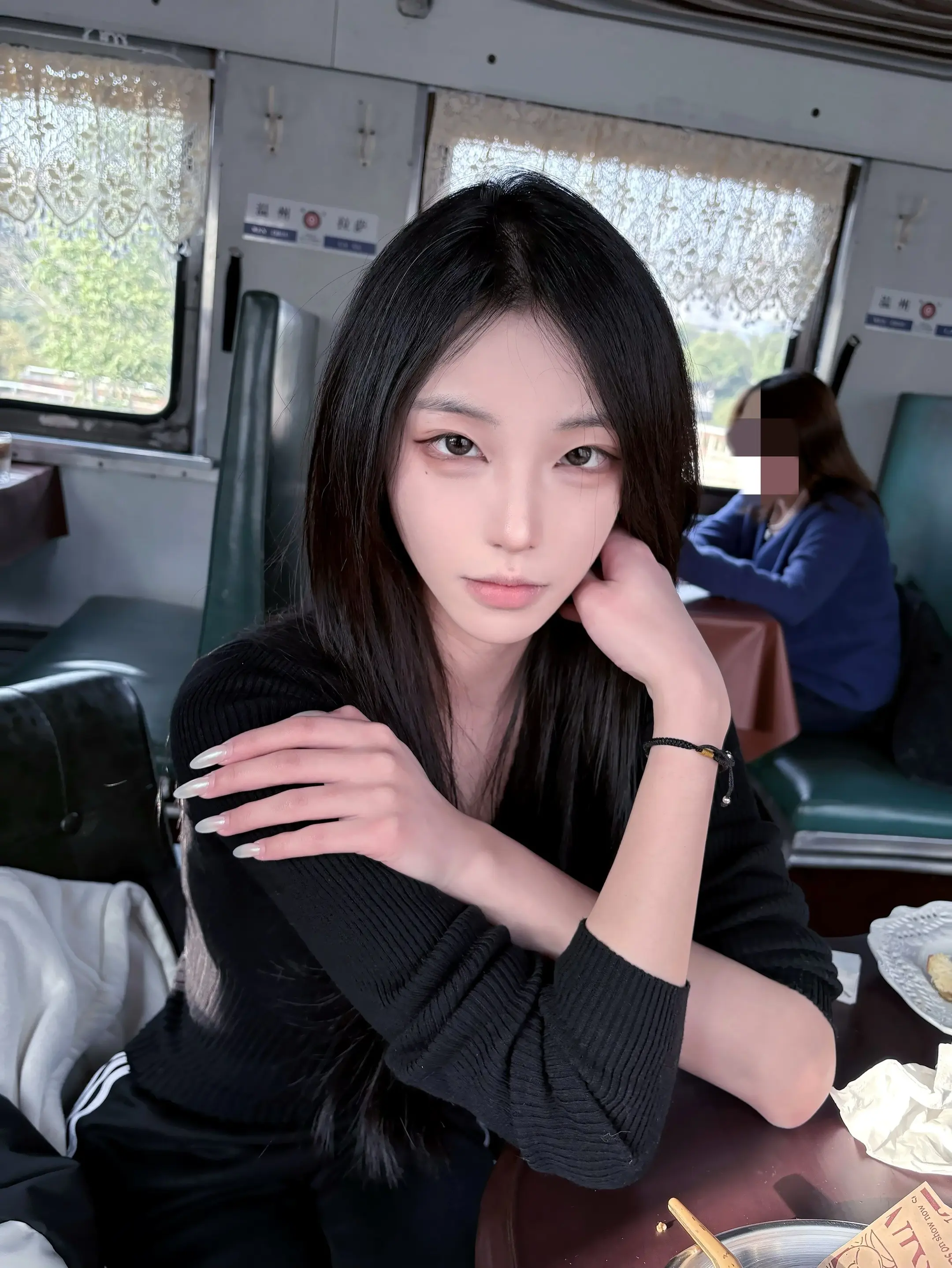 少白头的人其实就是奶牛猫