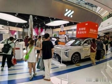 新一代智己LS6于9月10日隆重上市，这款大五座SUV提供纯电和增程双动力版本，