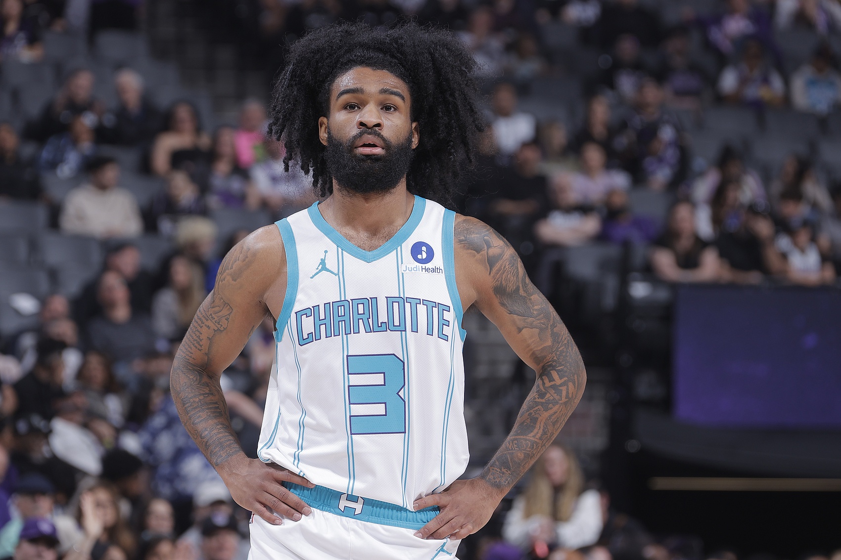 正负值+22！科比·怀特半场9中6砍下17分 三分6中4