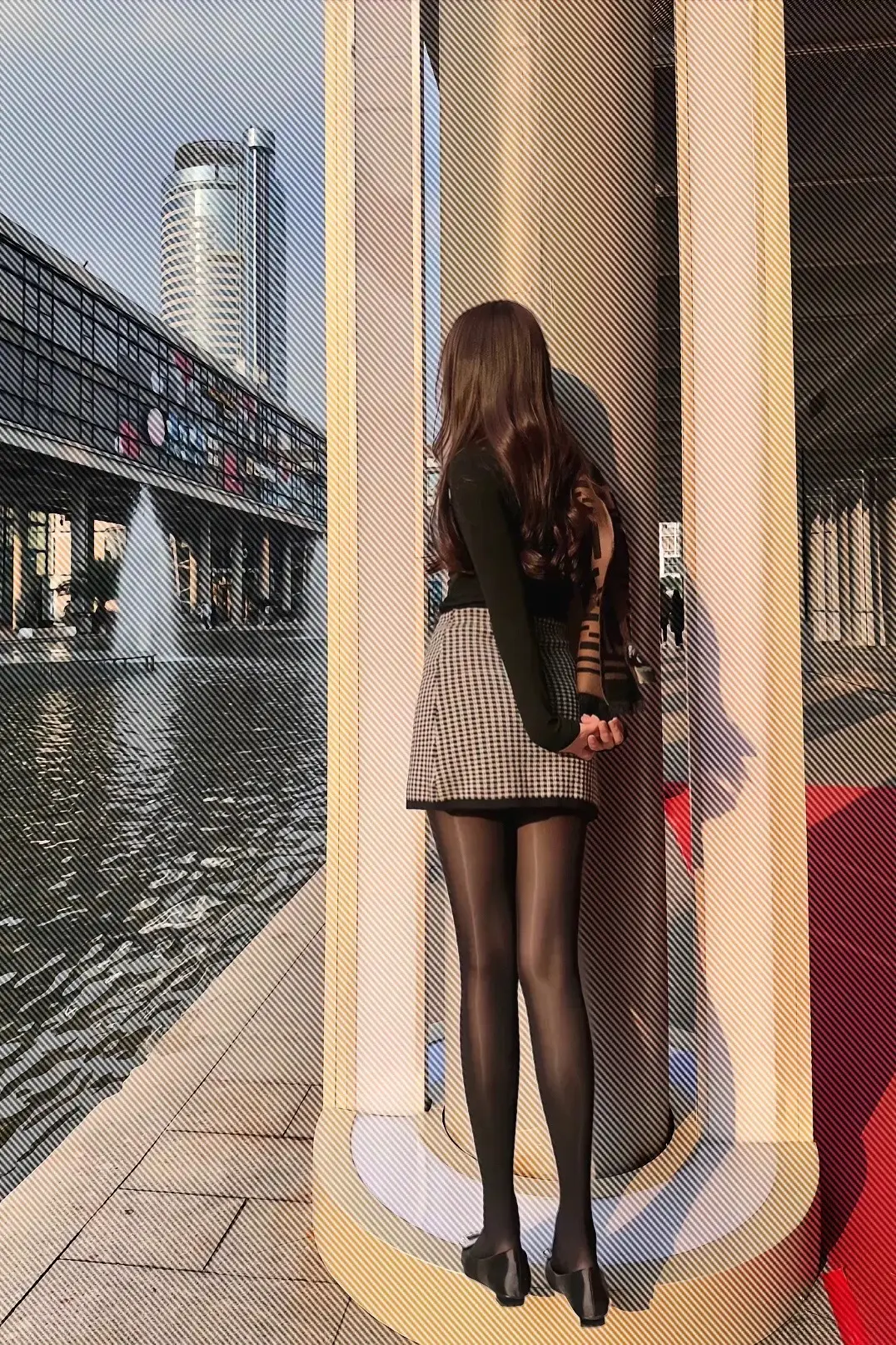 等咱有了钱 丝袜买两条穿一条扔一条