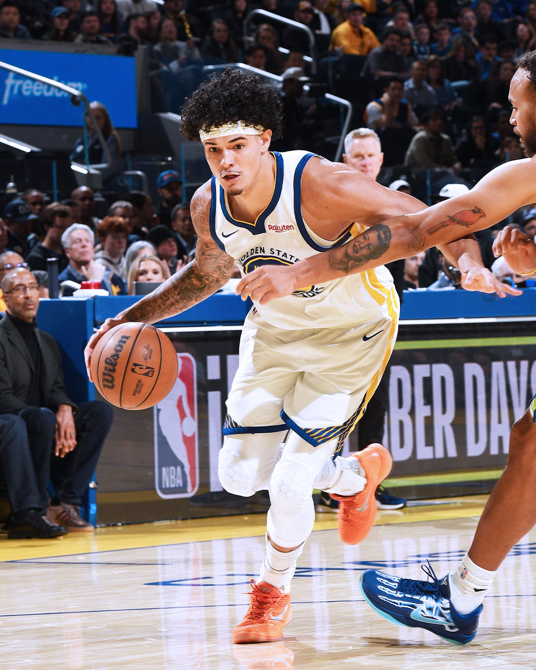 桑托斯17分，8助攻，3篮板，1抢断。森林狼vs勇士