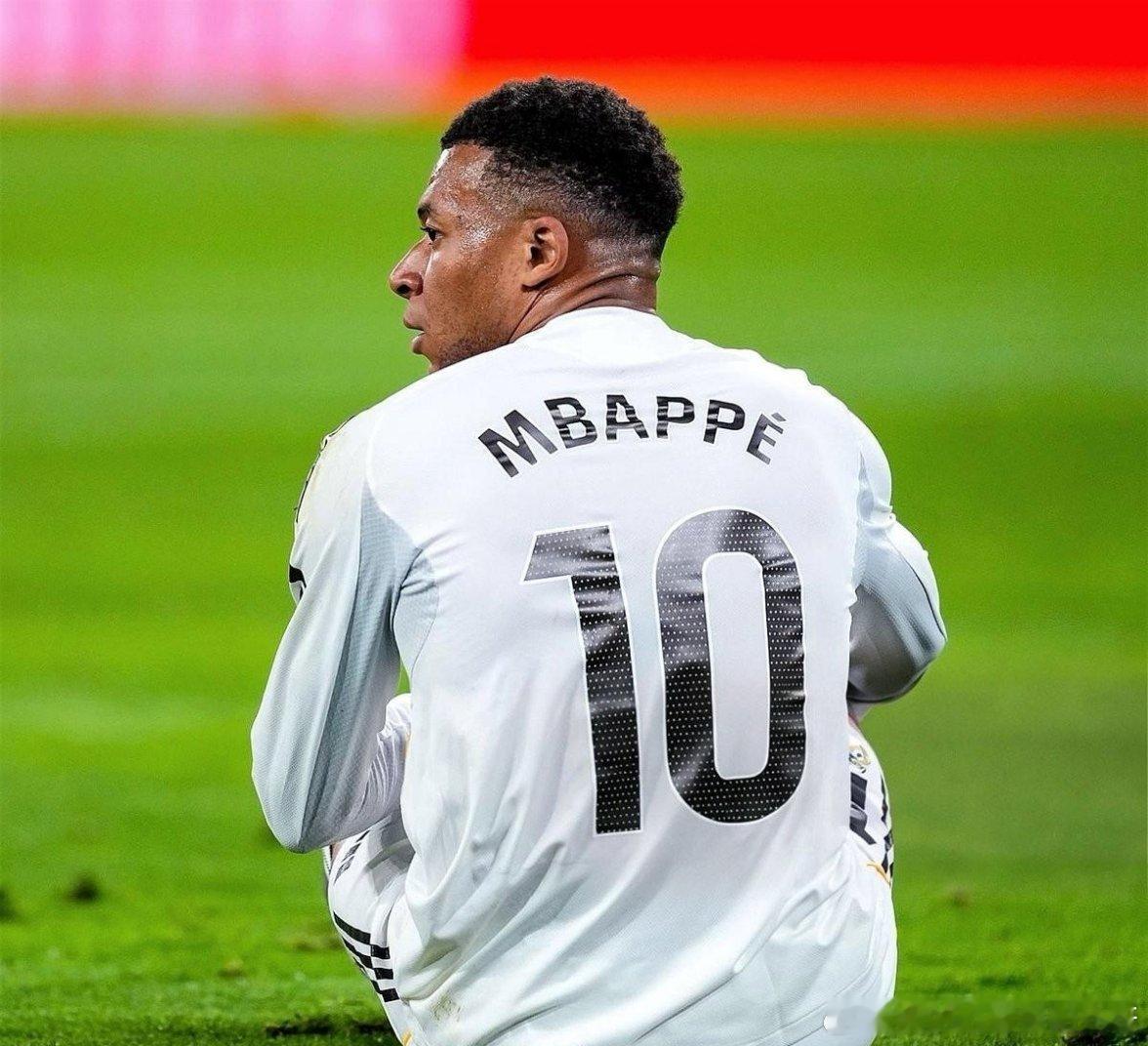 北京时间4月25日，西班牙媒体《马卡报》发布文章，称姆巴佩可能本赛季不再为皇马出