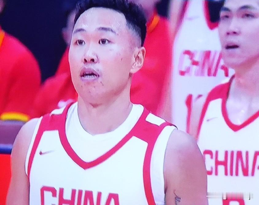 今天晚上中国男篮要与新西兰男篮进行一场热身赛。
北京时间8月17日晚中国男篮与新