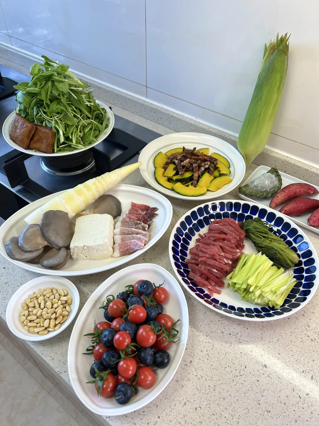 一周会吃很多饭：一半认真，一半敷衍