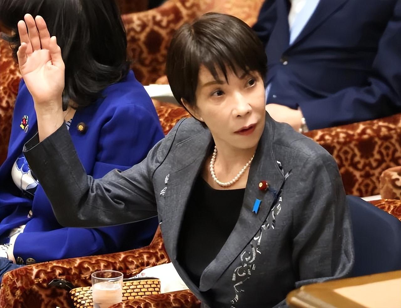 嘴上对华强硬！高市摆强硬姿态，为何不敢亲自参拜靖国神社？


高市早苗执政半年，