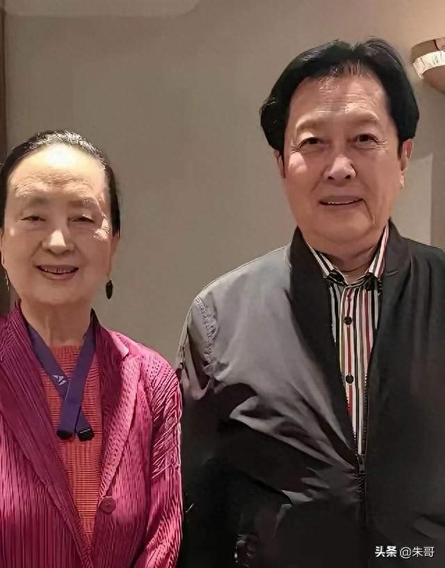 张金玲75岁、唐国强74岁！从容变老才是美