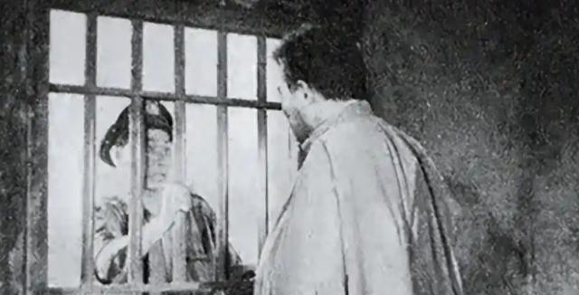 1944年，八路军干部陈克被俘，敌人把他押到刑场杀害，可行刑当天，一个汉奸抓来一